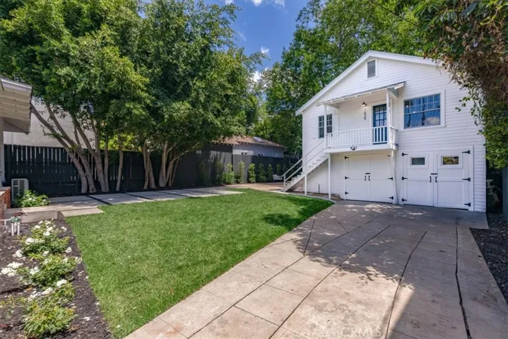 1636 N Sierra Bonita Avenue, Los Angeles, California 90046