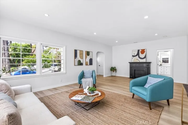1636 N Sierra Bonita Avenue, Los Angeles, California 90046
