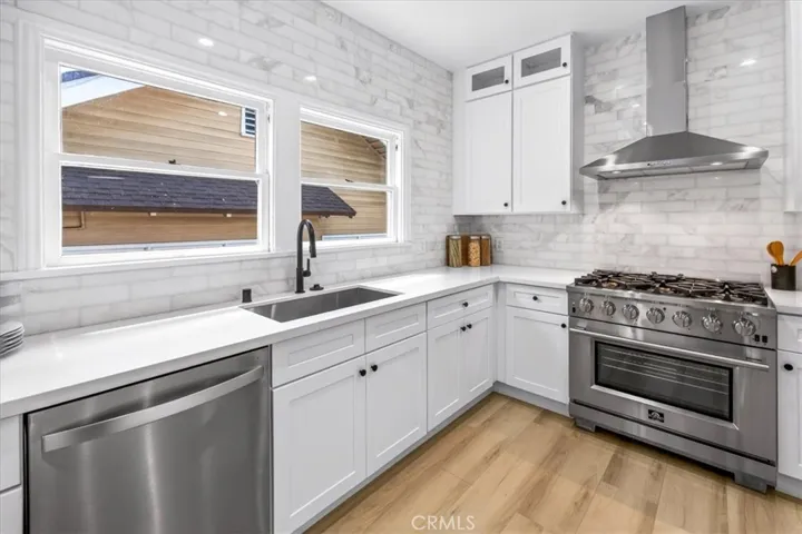 1636 N Sierra Bonita Avenue, Los Angeles, California 90046