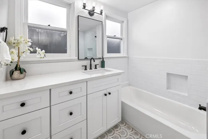 1636 N Sierra Bonita Avenue, Los Angeles, California 90046