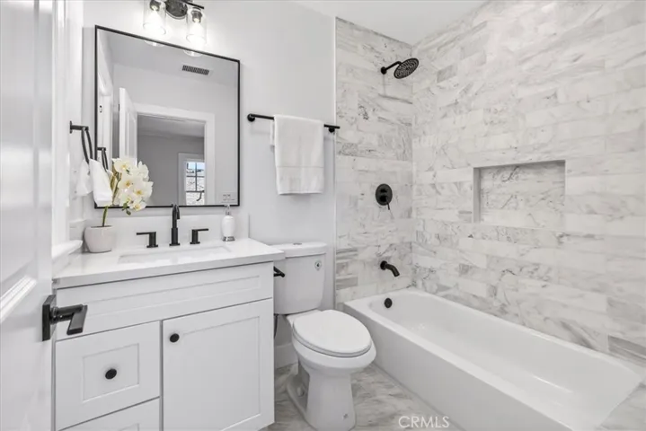 1636 N Sierra Bonita Avenue, Los Angeles, California 90046