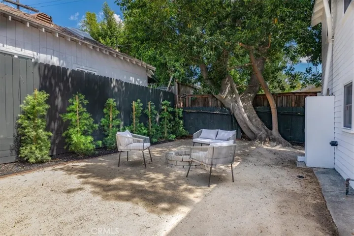 1636 N Sierra Bonita Avenue, Los Angeles, California 90046