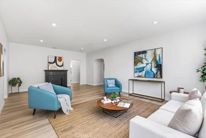 1636 N Sierra Bonita Avenue, Los Angeles, California 90046
