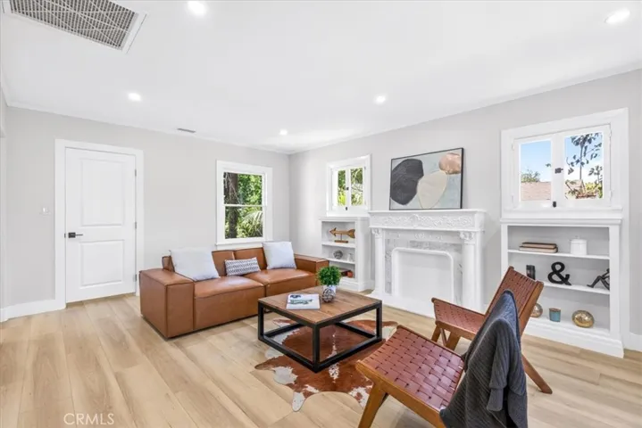 1636 N Sierra Bonita Avenue, Los Angeles, California 90046