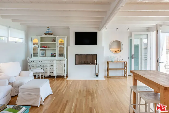 25212 Malibu Road, Malibu, California 90265