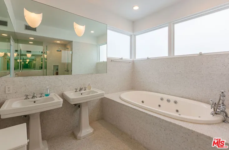 25212 Malibu Road, Malibu, California 90265