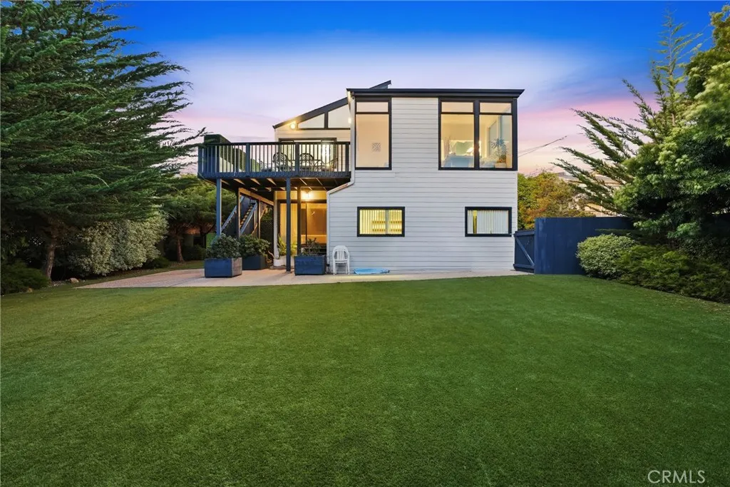 Exterior/Backyard