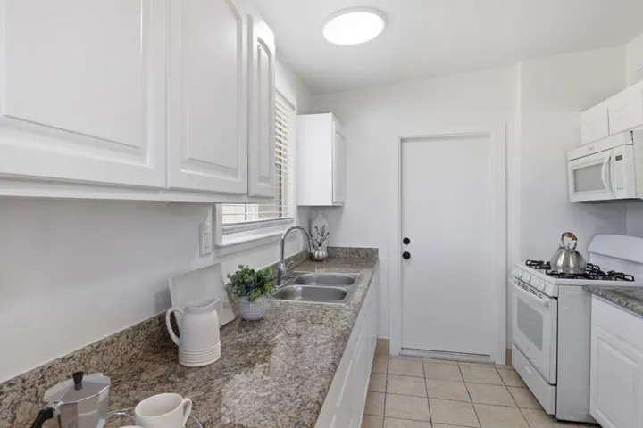 1827 Stevens Avenue, East Palo Alto, California 94303