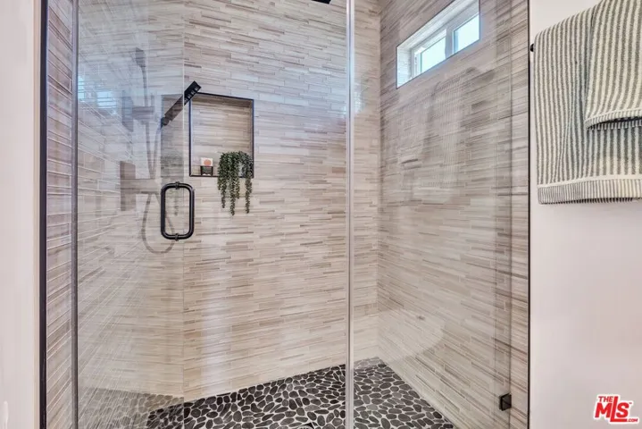 10405 Hillhaven Avenue, Los Angeles, California 91042