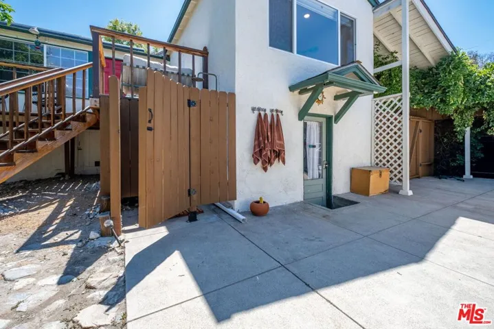 10405 Hillhaven Avenue, Los Angeles, California 91042
