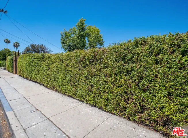 10405 Hillhaven Avenue, Los Angeles, California 91042
