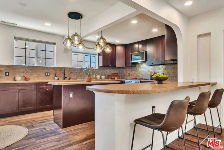 10405 Hillhaven Avenue, Los Angeles, California 91042