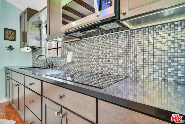 10405 Hillhaven Avenue, Los Angeles, California 91042