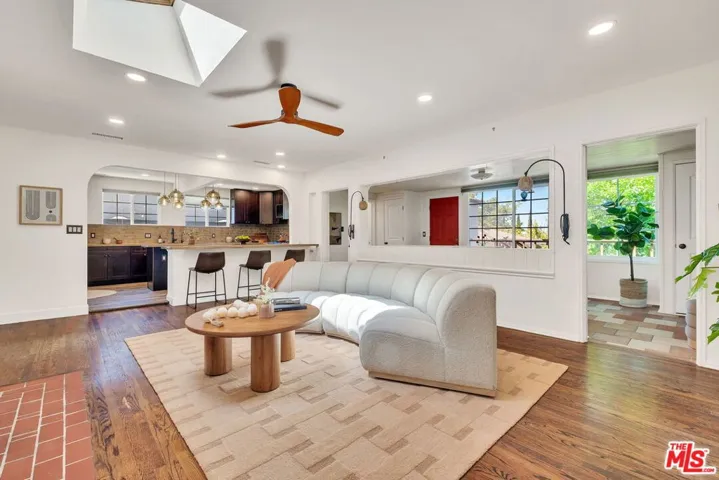 10405 Hillhaven Avenue, Los Angeles, California 91042