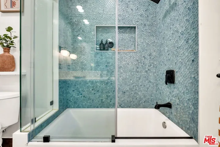 10405 Hillhaven Avenue, Los Angeles, California 91042