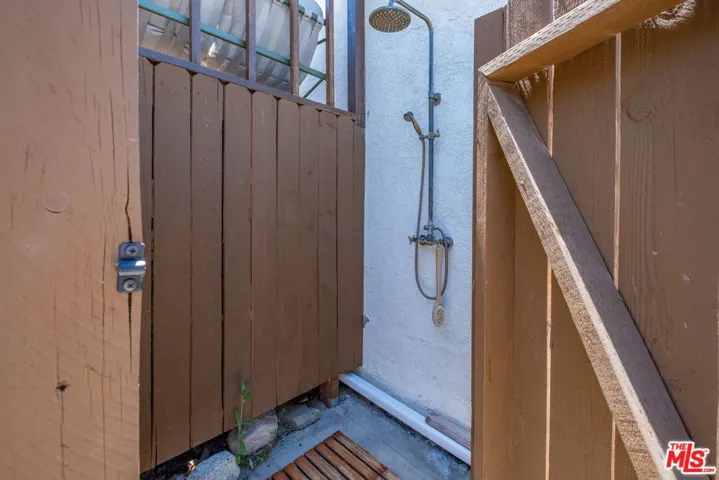 10405 Hillhaven Avenue, Los Angeles, California 91042