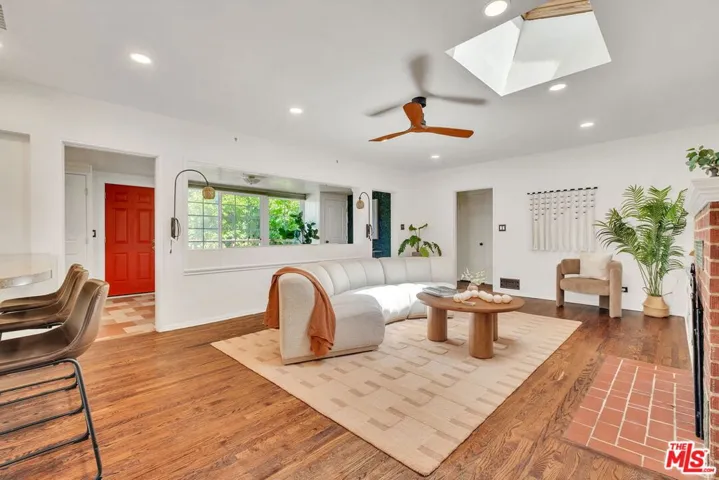 10405 Hillhaven Avenue, Los Angeles, California 91042