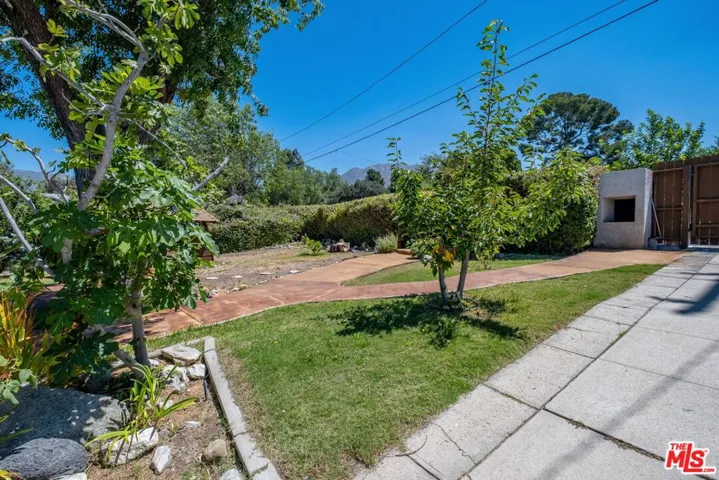 10405 Hillhaven Avenue, Los Angeles, California 91042