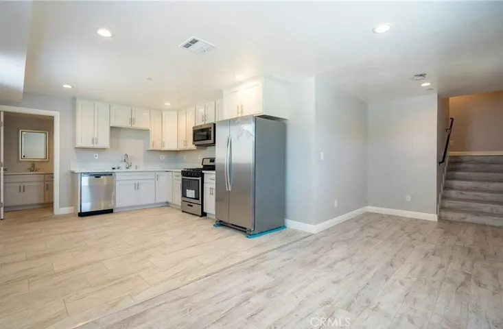 2125 S West View, Los Angeles, California 90016