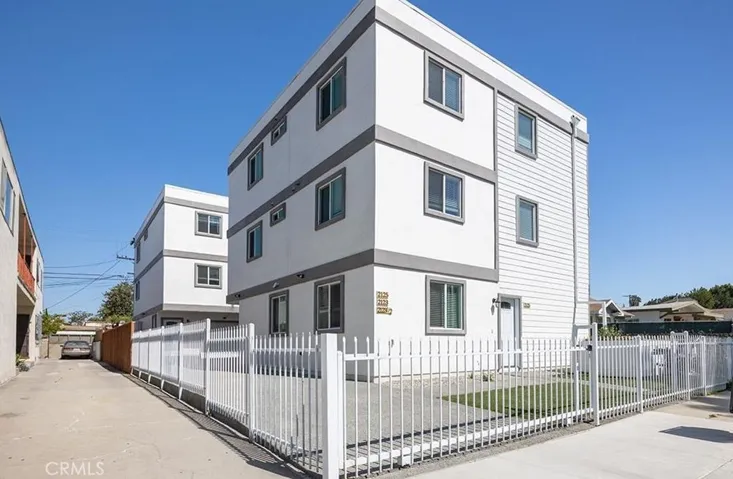 2125 S West View, Los Angeles, California 90016