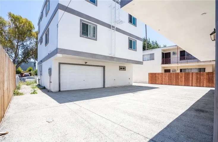 2125 S West View, Los Angeles, California 90016