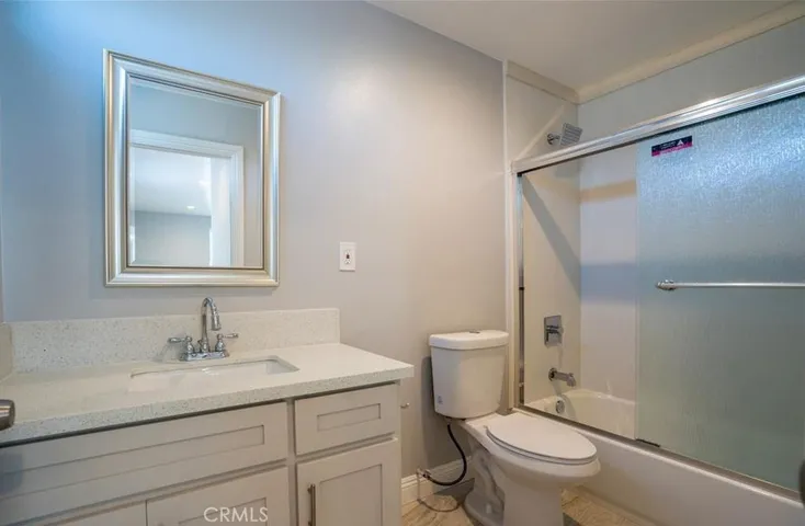 2125 S West View, Los Angeles, California 90016