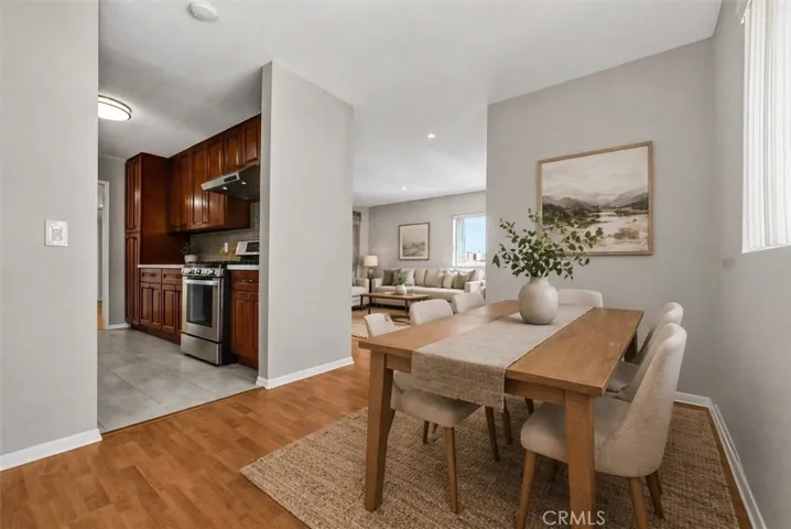 1304 Stanley 10, Glendale, California 91206
