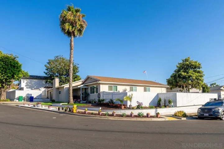 2458 Calle Tortuosa, San Diego, California 92139
