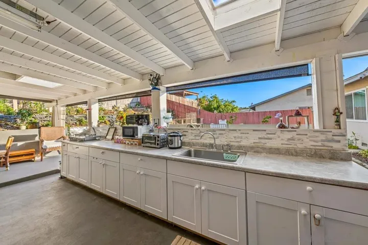 2458 Calle Tortuosa, San Diego, California 92139