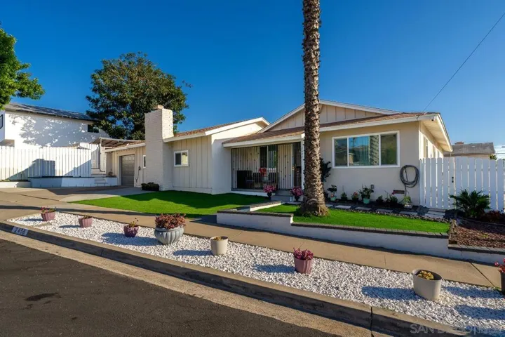 2458 Calle Tortuosa, San Diego, California 92139