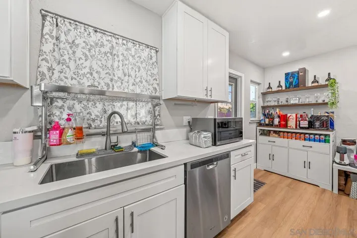 2458 Calle Tortuosa, San Diego, California 92139