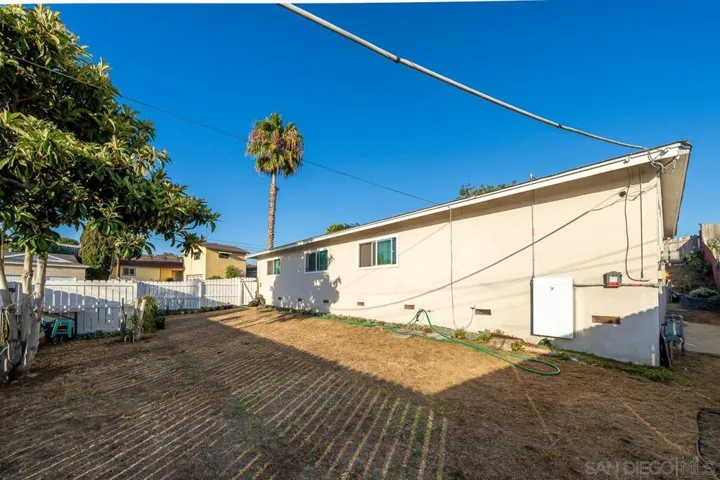 2458 Calle Tortuosa, San Diego, California 92139