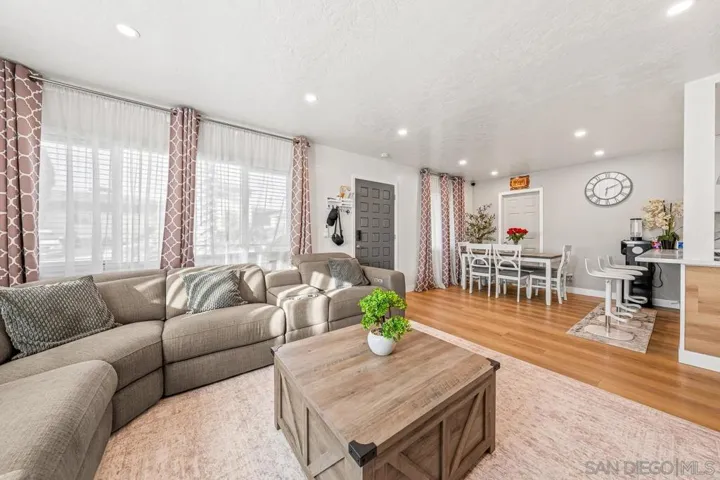 2458 Calle Tortuosa, San Diego, California 92139