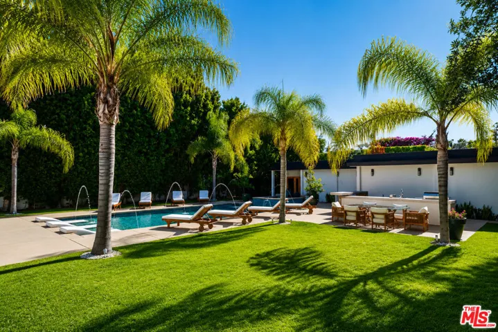 703 N Maple Drive, Beverly Hills, California 90210