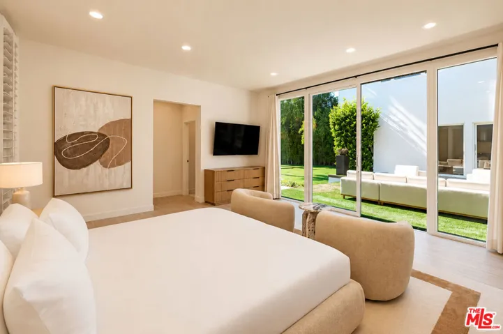 703 N Maple Drive, Beverly Hills, California 90210