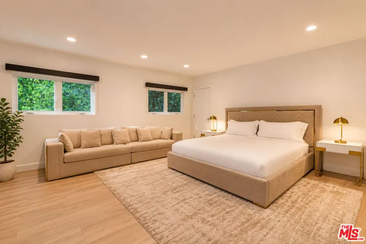 703 N Maple Drive, Beverly Hills, California 90210