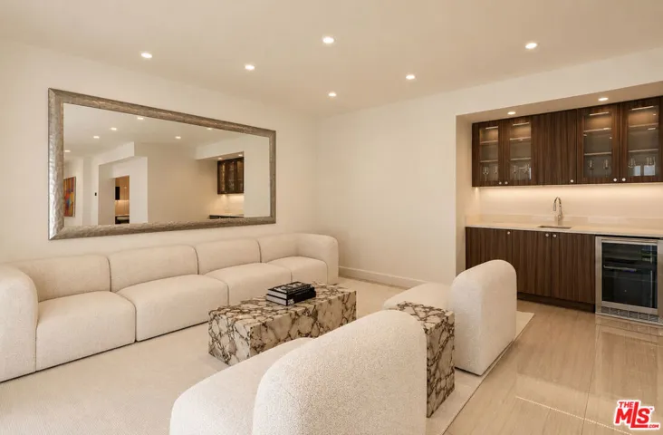 703 N Maple Drive, Beverly Hills, California 90210