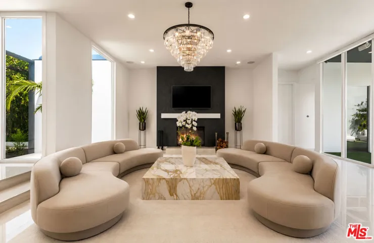 703 N Maple Drive, Beverly Hills, California 90210