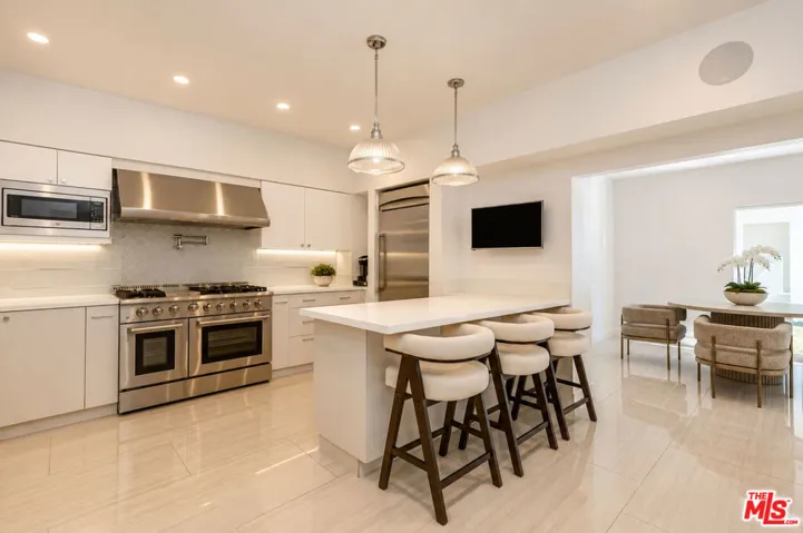 703 N Maple Drive, Beverly Hills, California 90210
