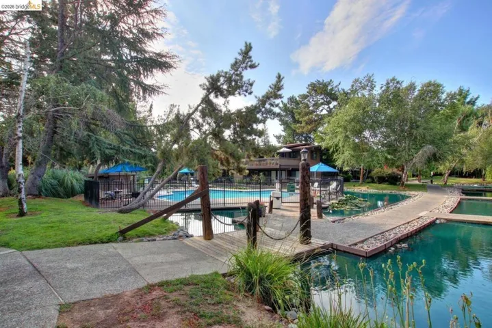 2400 Larkspur Ln Apt 264, Sacramento, California 95825