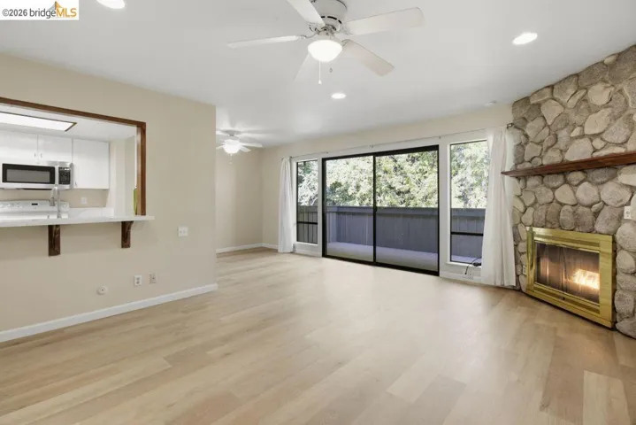 2400 Larkspur Ln Apt 264, Sacramento, California 95825