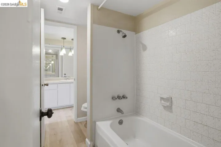 2400 Larkspur Ln Apt 264, Sacramento, California 95825