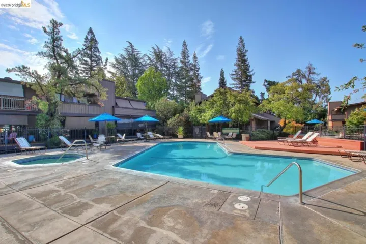 2400 Larkspur Ln Apt 264, Sacramento, California 95825