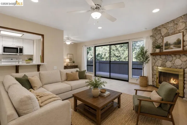 2400 Larkspur Ln Apt 264, Sacramento, California 95825