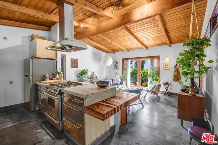 1547 Cerro Gordo Street, Los Angeles, California 90026