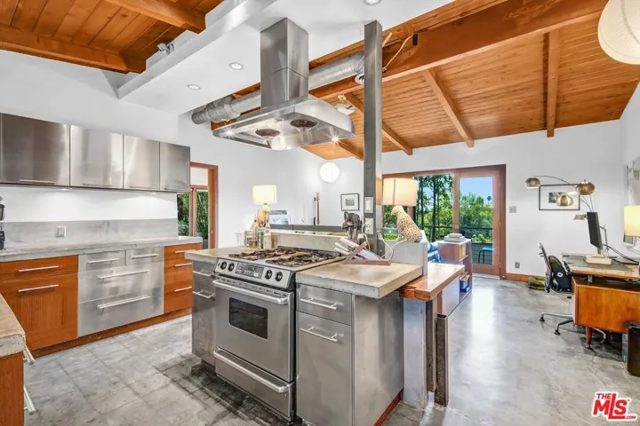 1547 Cerro Gordo Street, Los Angeles, California 90026