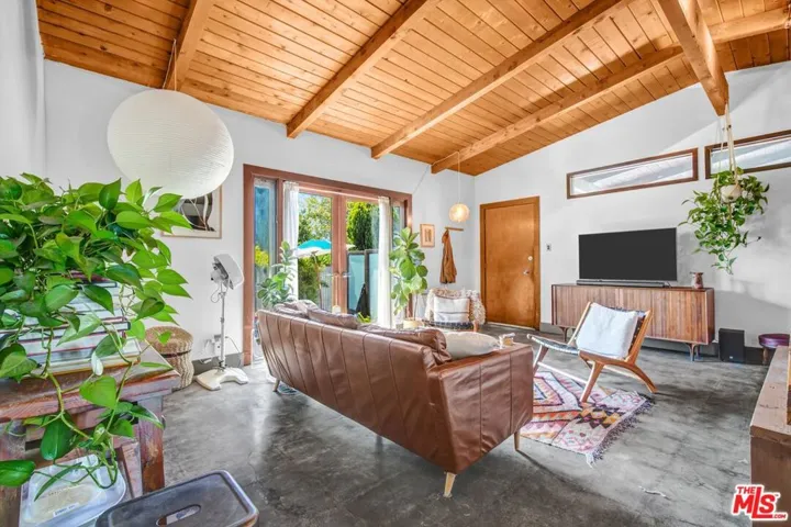 1547 Cerro Gordo Street, Los Angeles, California 90026