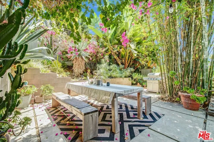 1547 Cerro Gordo Street, Los Angeles, California 90026