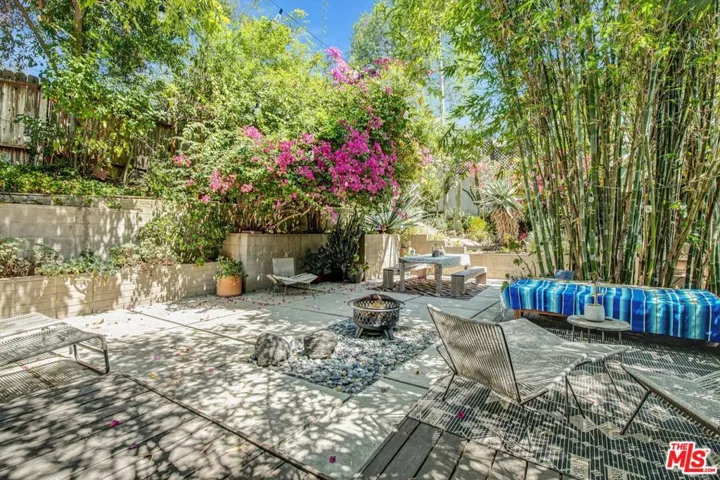 1547 Cerro Gordo Street, Los Angeles, California 90026