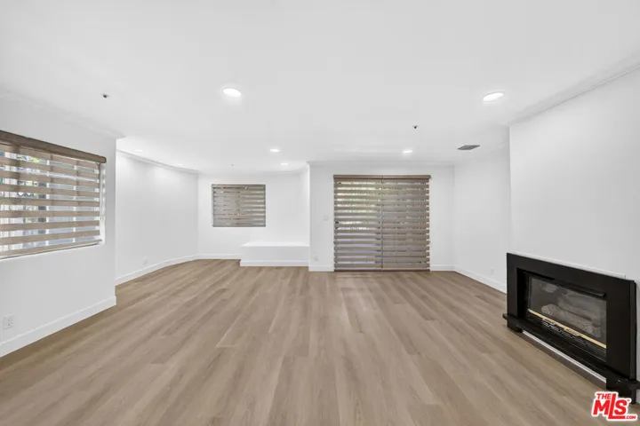 538 Glenwood Road 1, Glendale, California 91202